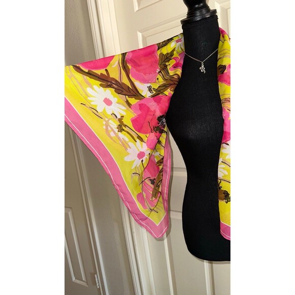 Vera Neumann large vintage Ladybug Pink Yellow Mod Floral Unique Scarf - Picture 3 of 8